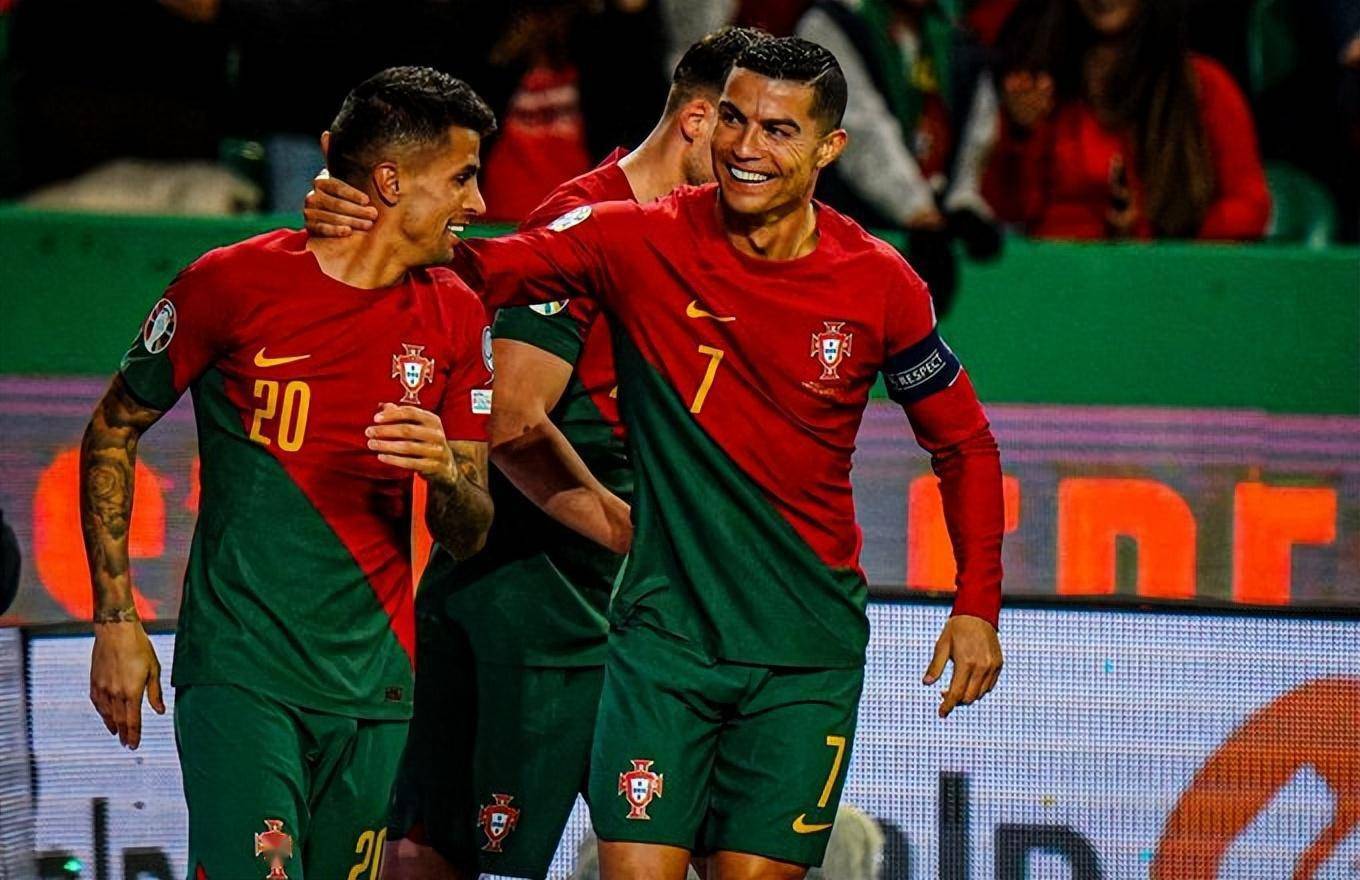 九游体育官网-关于那不勒斯发布备战花絮，赛后迎来里程碑，欧超杯任务艰巨，医务组通报恢复的信息