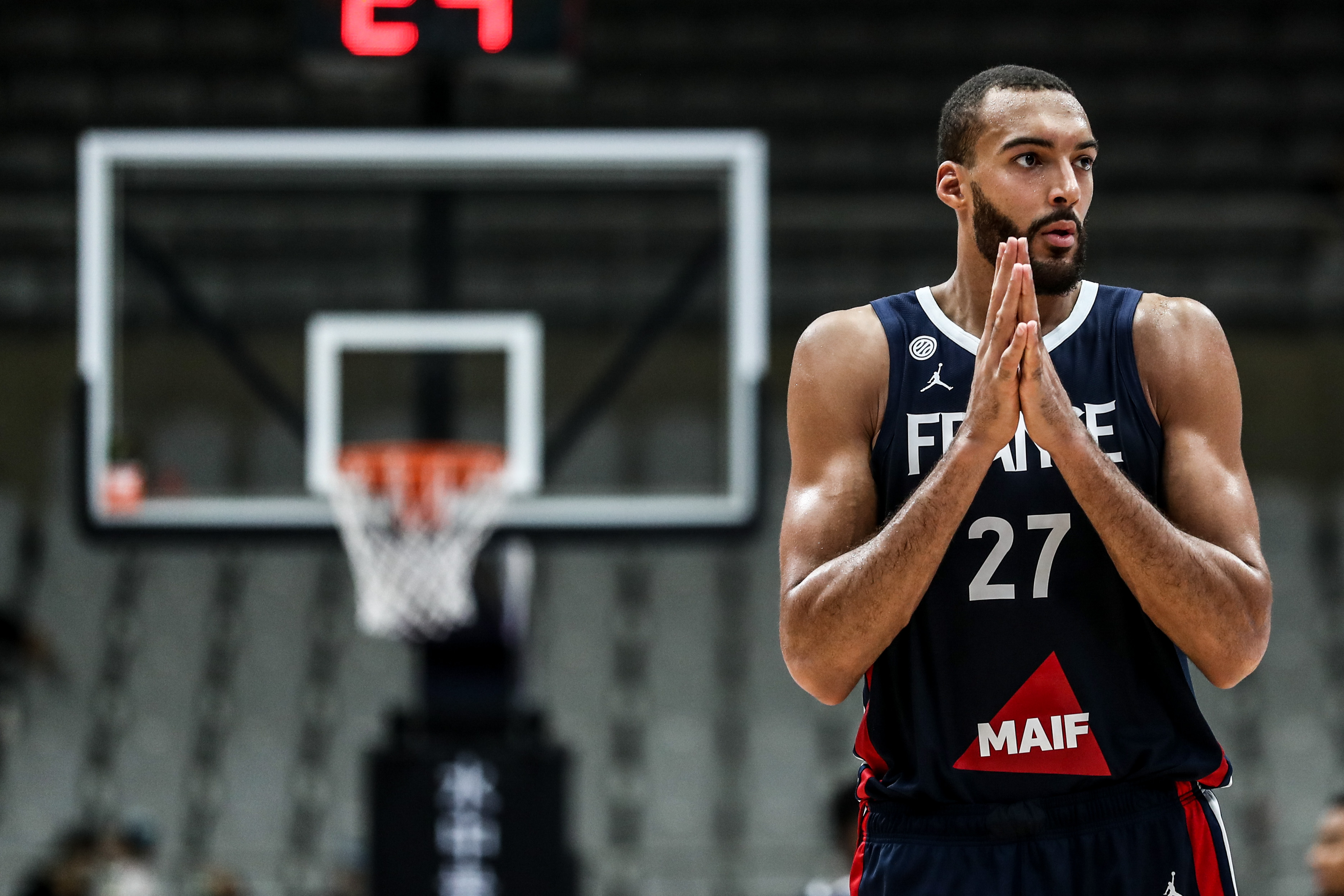 九游老版本下载-包含里昂发布备战花絮；国际比赛日战术微调；CBA常规赛任务艰巨；训练强度明显提升的词条