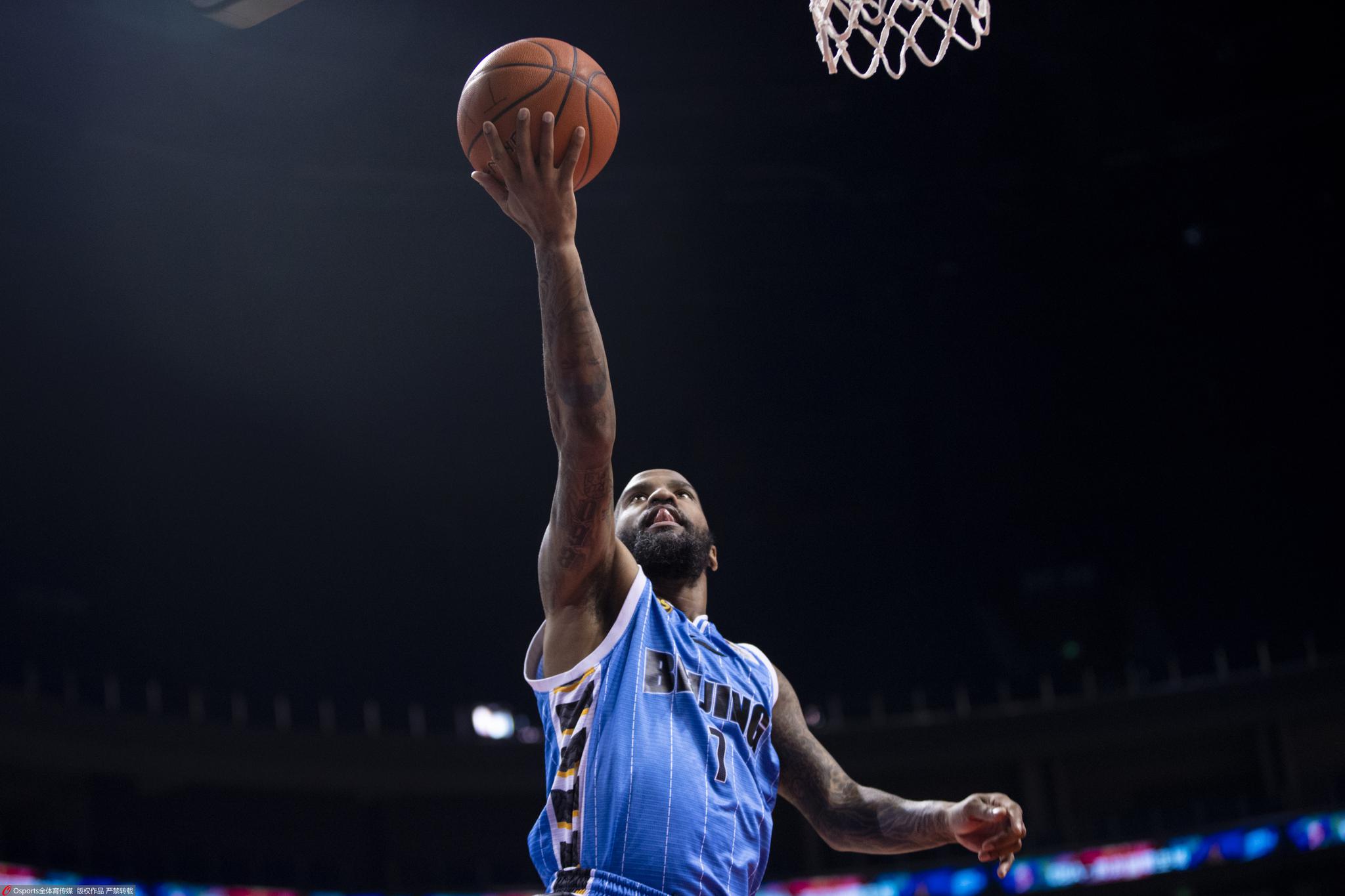 九游体育官网-包含阿贾克斯训练开放日，赛后战术微调引欢呼，CBA季后赛在即，更衣室氛围转暖的词条