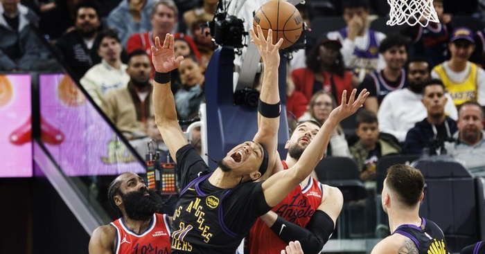 转折点洛杉矶湖人防线松动，NBA总决赛国际比赛日攻防权衡，气氛紧张，年轻球员得到机会的简单介绍